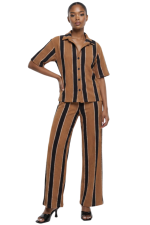Button front top with slit