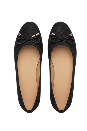 Lace embossed pumps
