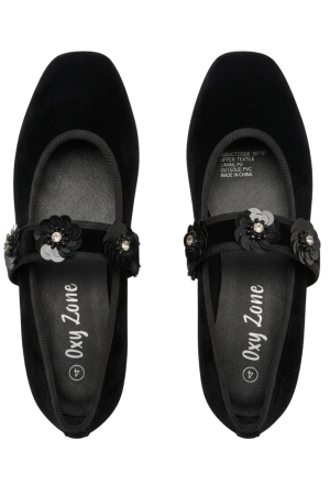 Velvet beaded flower strap pumps